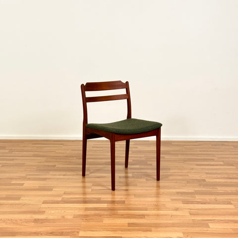 Danish set of 4 dining chairs in teak