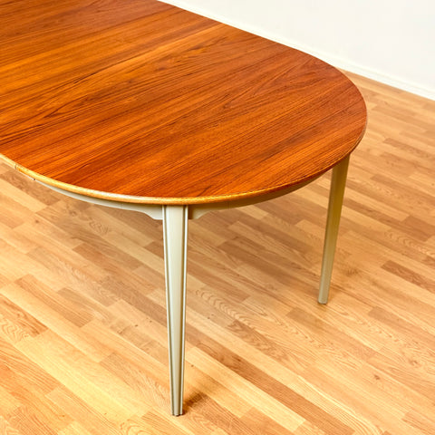 Swedish round dining table in teak by Göran Malmvall for Karl Andersson & Söner
