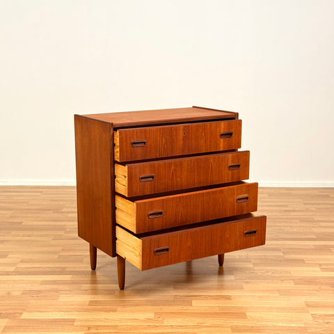 Danish chest of drawers in teak