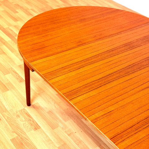 Swedish round dining table in teak, by B. Fridhagen, Bodafors
