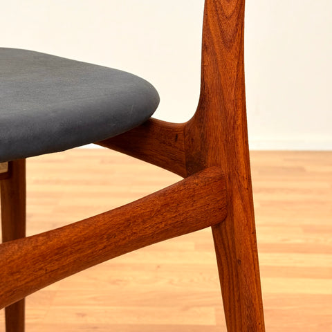 Danish set of 6 dining chairs in teak by Schiønning & Elgaard