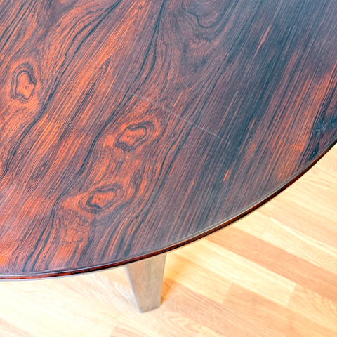 Danish round dining table in Santos rosewood with 2 ext