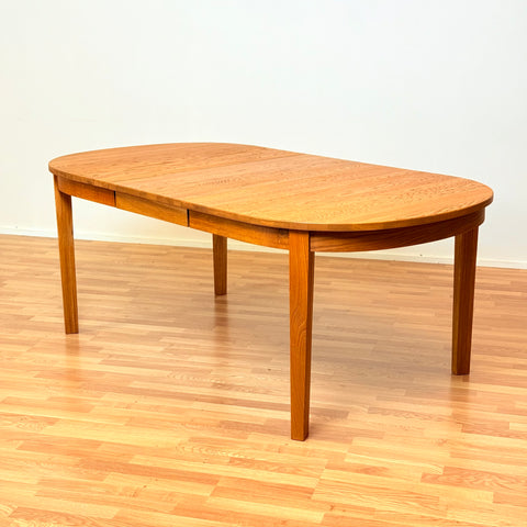 Swedish oval dining table in oak by Hans K, model “Inzel”