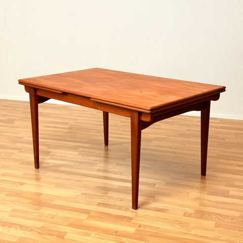 Danish rectangular dining table in teak