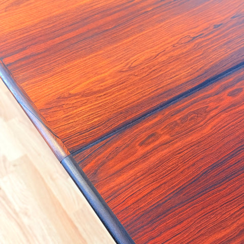 Danish round dining table in Santos rosewood by Poul Martin Nielsen for Nordvestfyns Møbelfabrik