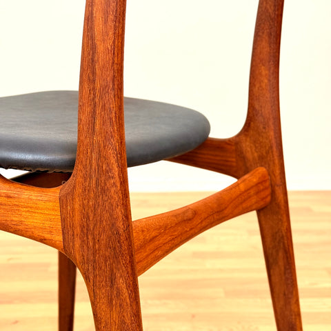 Danish set of 6 dining chairs in teak by Schiønning & Elgaard