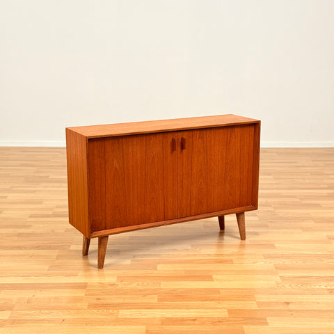 Small storage in teak