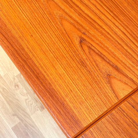 Danish dining table in teak by Vejle møbelfabrik
