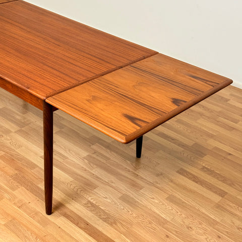 Dining table in teak, 1950s-60s, Denmark