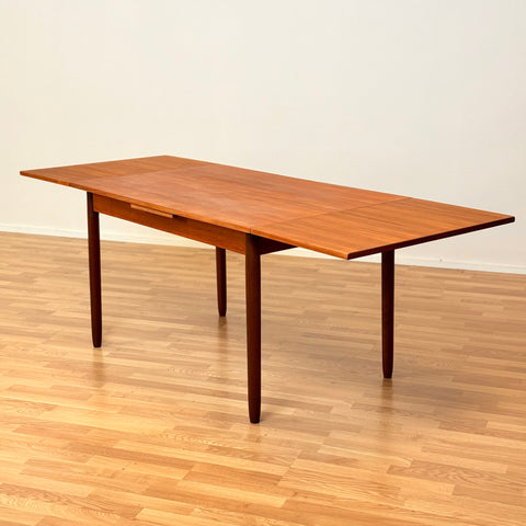 Danish rectangular dining table in teak