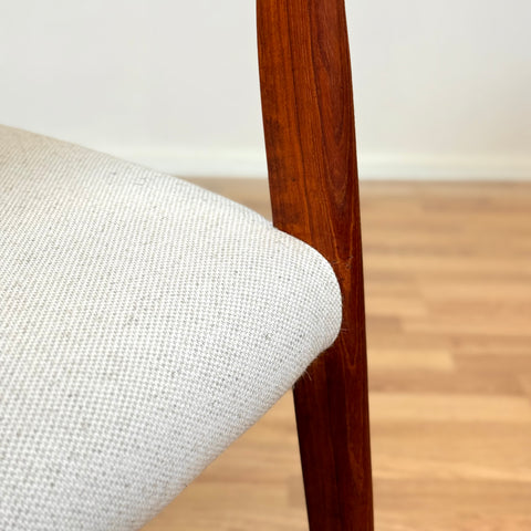 Danish set of 6 dining chairs 'model 71' by Niels O. Moller