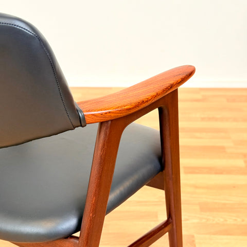 Danish set of 2 dining armchairs in Santos rosewood & beech by Erik Kirkegaard for Høng Stolefabrik