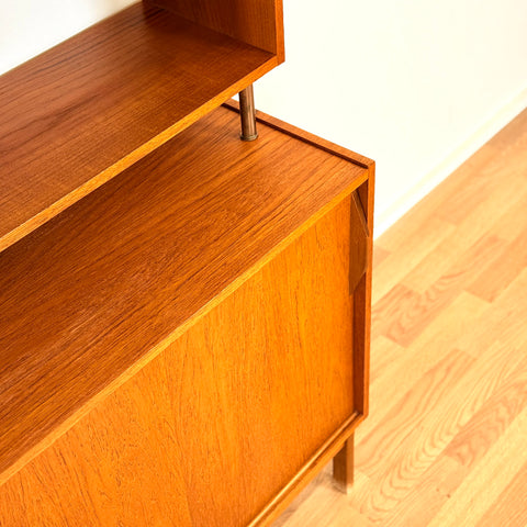 Swedish bookshelf in teak & beech by AB Möbelfabriken Varia, model 'Varia bokhylla'