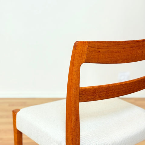 Swedish set of 4 dining chairs "Garmi" by Nilson Jonsson for Troeds