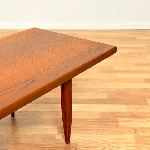 Danish sideboard in teak & beech