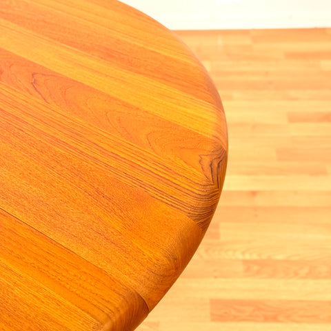 Danish round dining table in solid teak by Juul Kristensen
