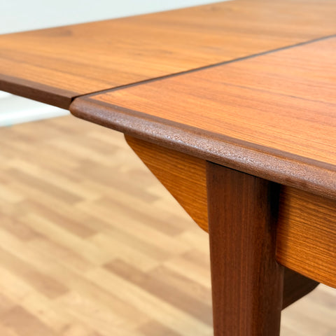 Dining table in teak, 1950s-60s, Denmark
