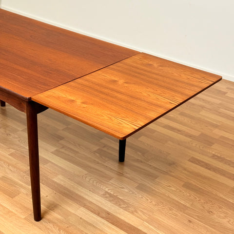 Danish dining table with in teak