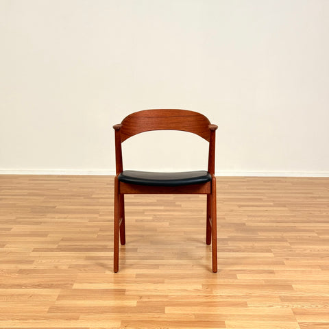 Danish dining chairs model 32 by Kai Kristiansen