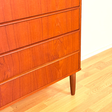 Danish chest of drawers in teak