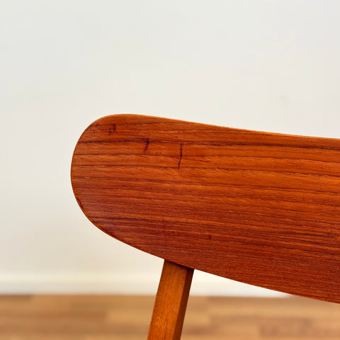 Danish set of 6 dining chairs in teak & beech