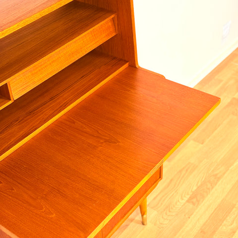 Swedish bookshelf in teak by Bräntorps Möbelfabrik