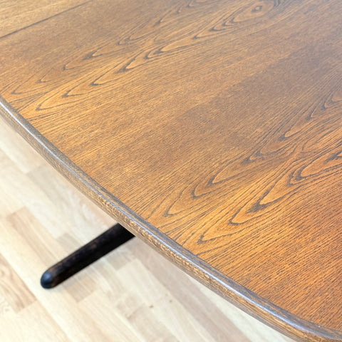 Danish oval dining table in oak by Skovby Møblefabrik