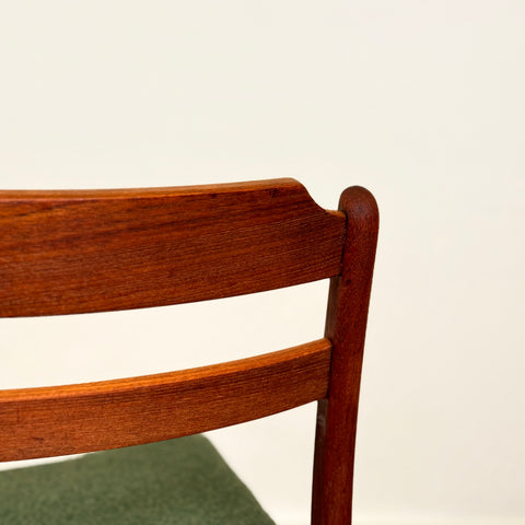 Danish set of 4 dining chairs in teak