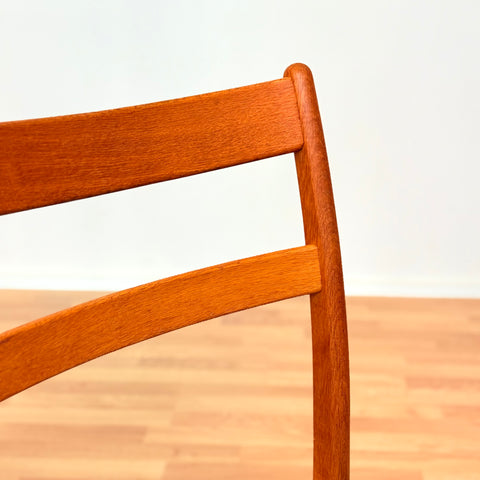 Swedish set of 6 dining chairs in oak