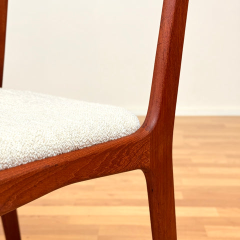 Danish set of 6 dining chairs in teak