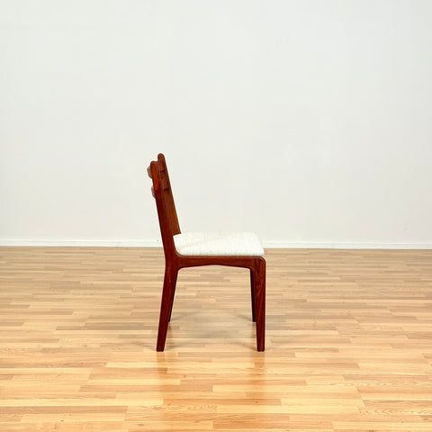Danish set of 6 dining chairs in teak