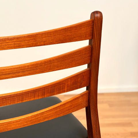 Danish set of 4 dining chairs in teak