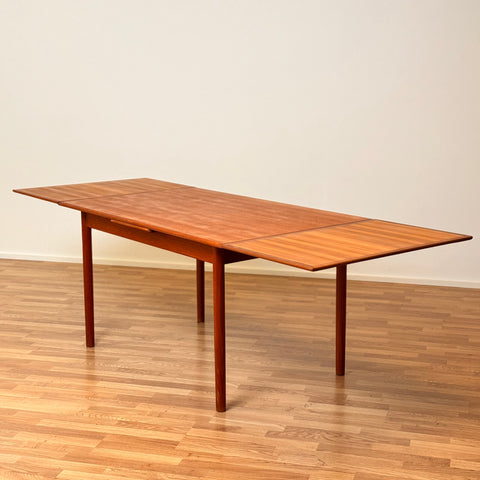 Danish rectangular dining table in teak wood