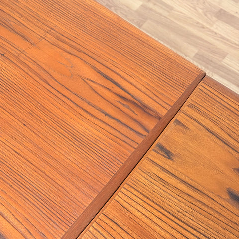 Danish dining table in teak