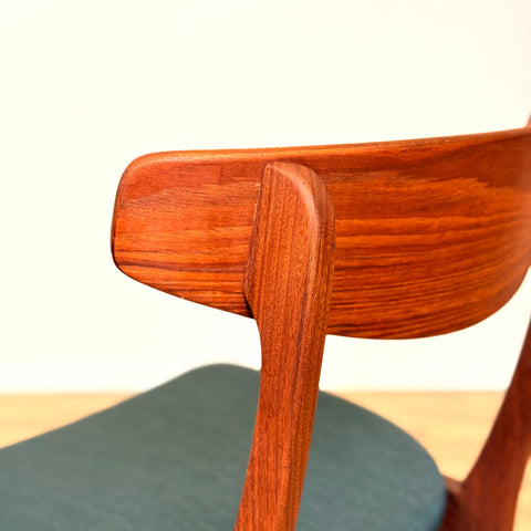 Danish set of 6 dining chairs in teak