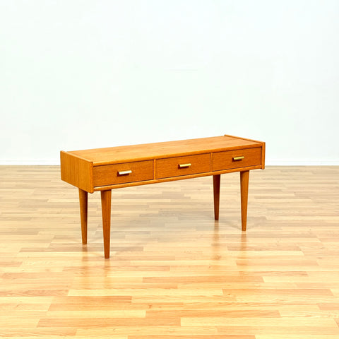 Swedish hall bench in oak