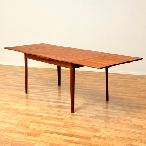 Danish rectangular dining table in teak