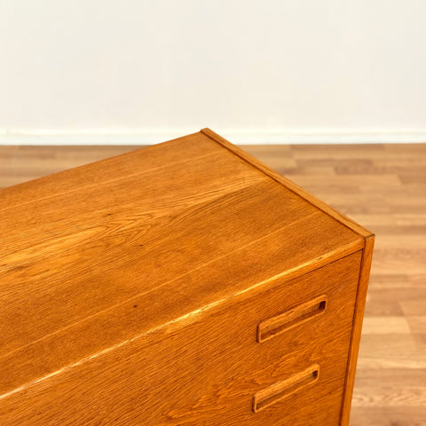 Chest of drawers in oak, Sweden