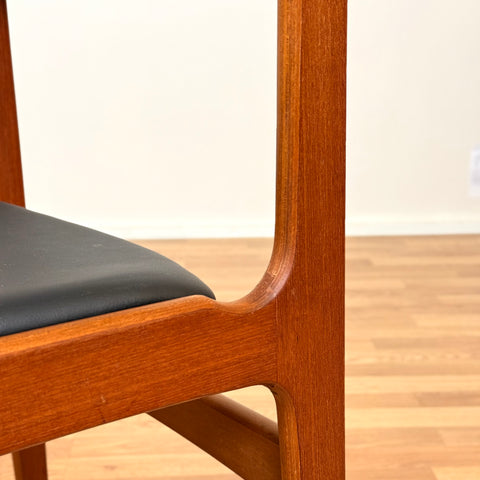 Danish set of 4 dining chairs by Erik Buch for Nova Stolefabrik