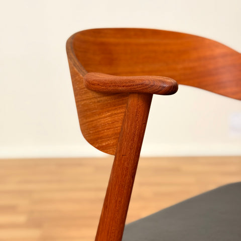 Danish dining chairs model 32 by Kai Kristiansen