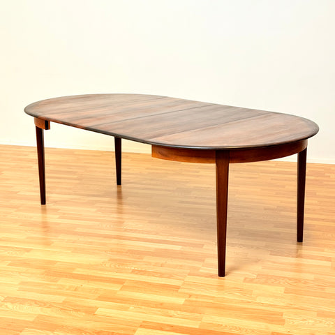 Danish round dining table in Santos rosewood by Poul Martin Nielsen for Nordvestfyns Møbelfabrik