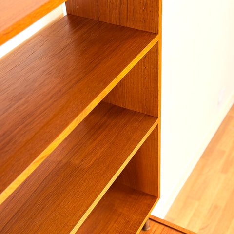 Swedish bookshelf in teak & beech by AB Möbelfabriken Varia, model 'Varia bokhylla'