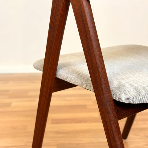 Danish set of 4 dining chairs in walnut
