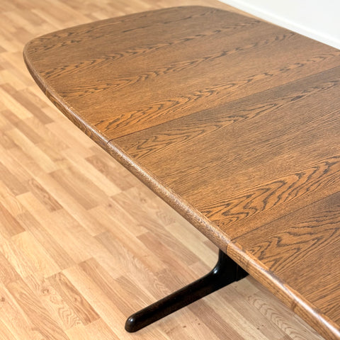 Danish oval dining table in oak by Skovby Møblefabrik