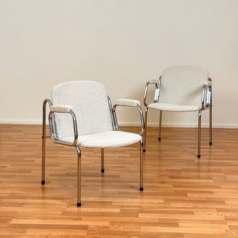 Two armchair in chrome model "Dodó"