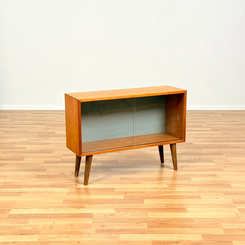 Small bookshelf in oak
