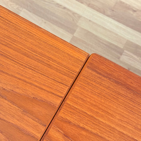 Danish dining table in teak by Vejle møbelfabrik