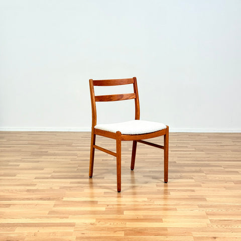 Swedish set of 4 dining chairs in oak