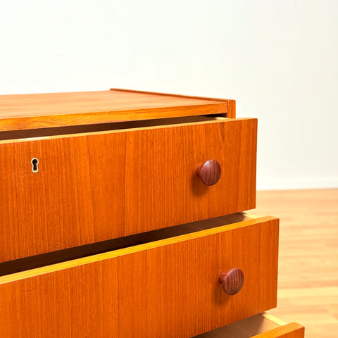 Danish chest of drawers in teak
