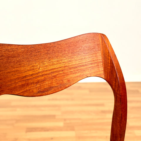 Reserverad Danish set of 4 dining chairs 'model 71' by Niels O. Moller